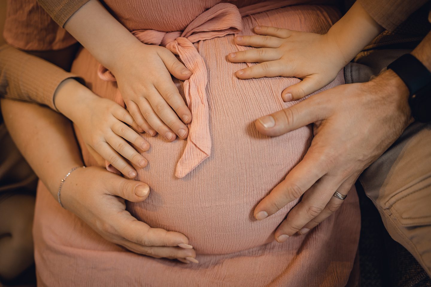 Homestory family shooting families fotos baby glück Babybauch schwanger