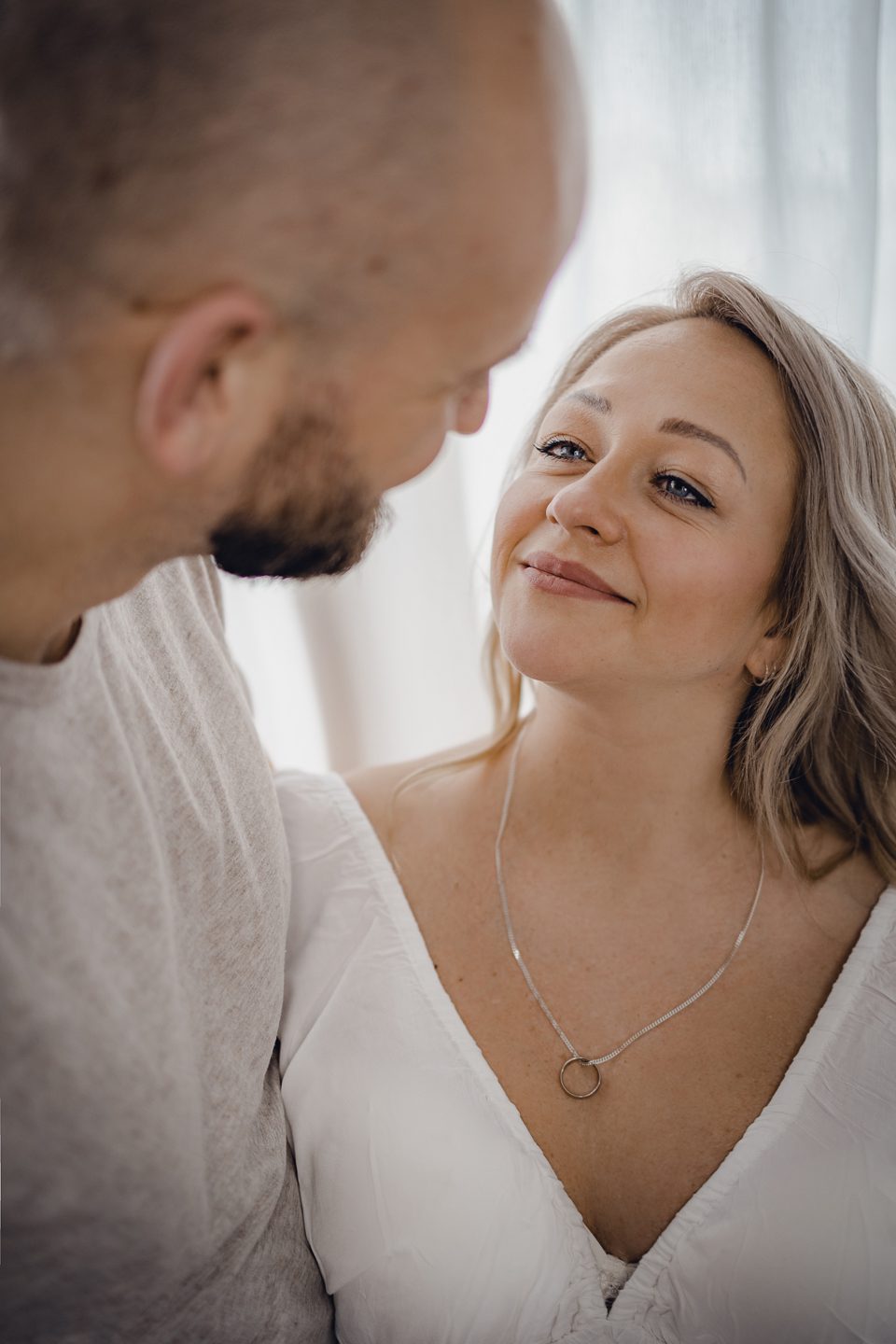 Homestory Studio family shooting families fotos baby glück Babybauch schwanger