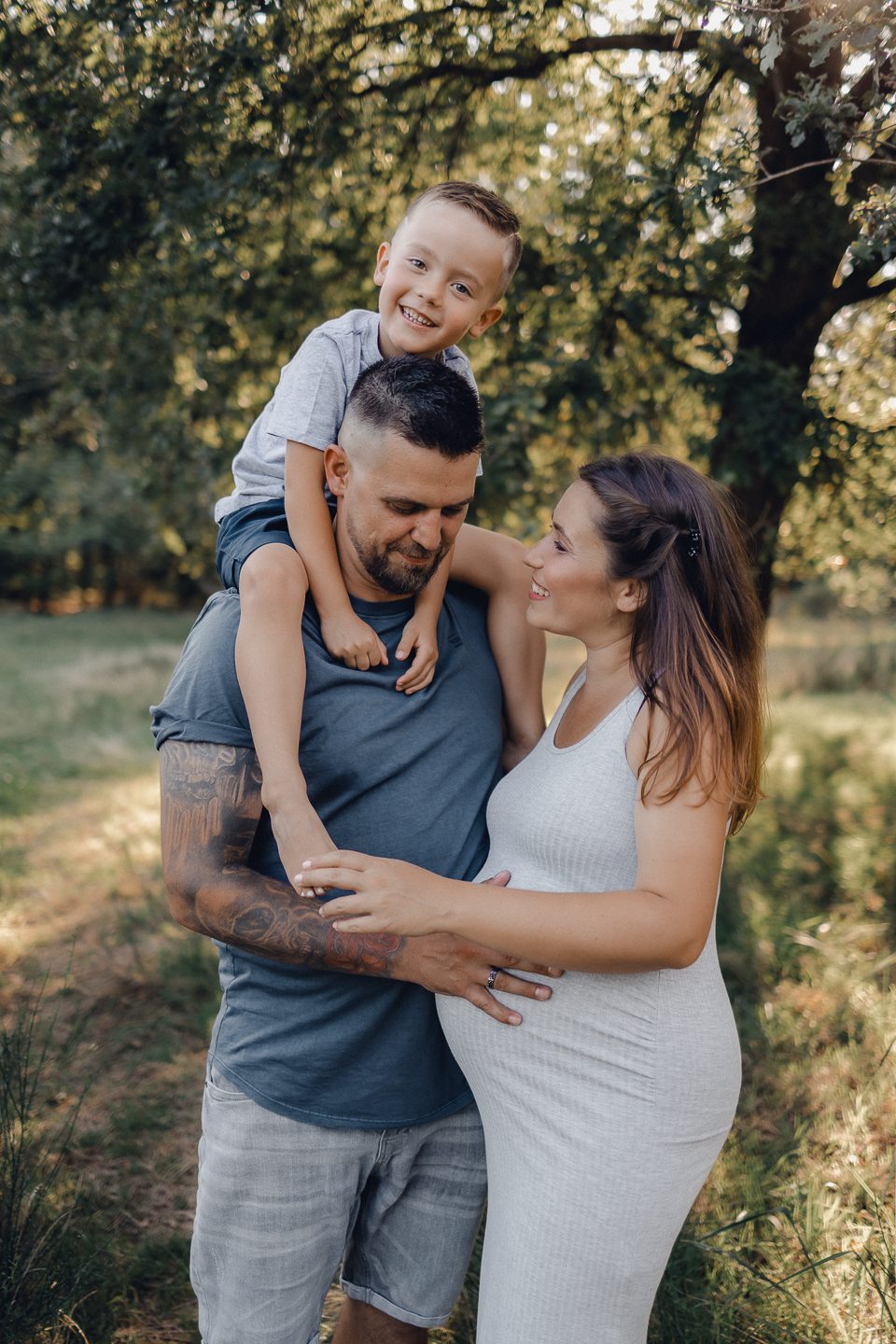 OUTDOOR family shooting families fotos schwanger fotos Babybauch wahnerheide