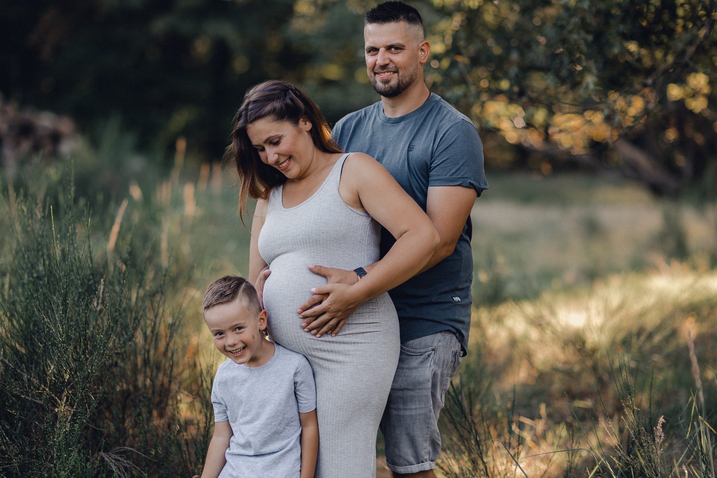 OUTDOOR family shooting families fotos schwanger fotos Babybauch