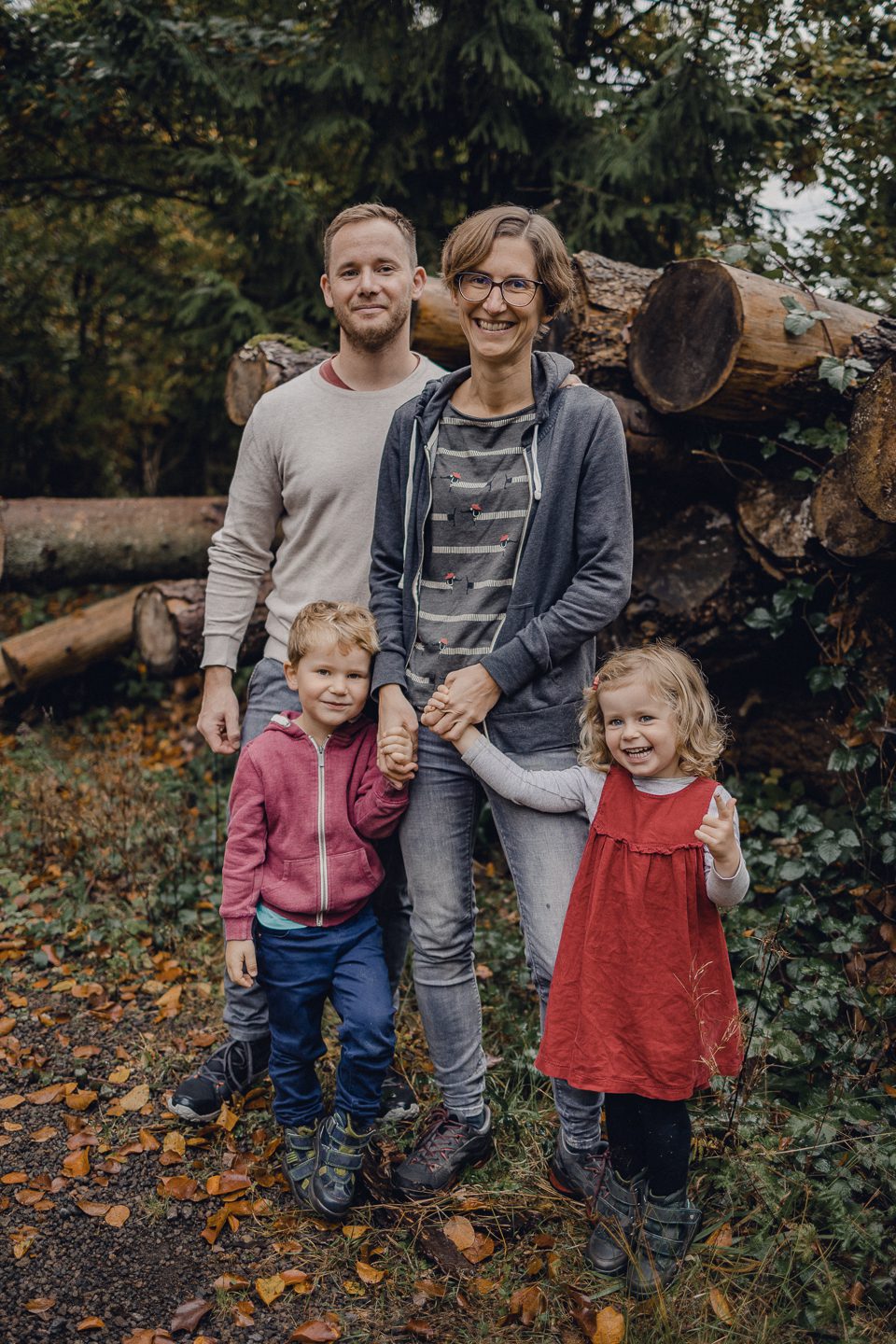 OUTDOOR family shooting families fotos Generations shooting große Familie wichtige Erinnerung Eifel