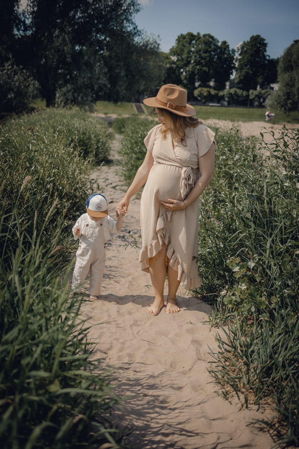 OUTDOOR family shooting families fotos schwanger fotos Babybauch Köln fotos Fotos am Rhein