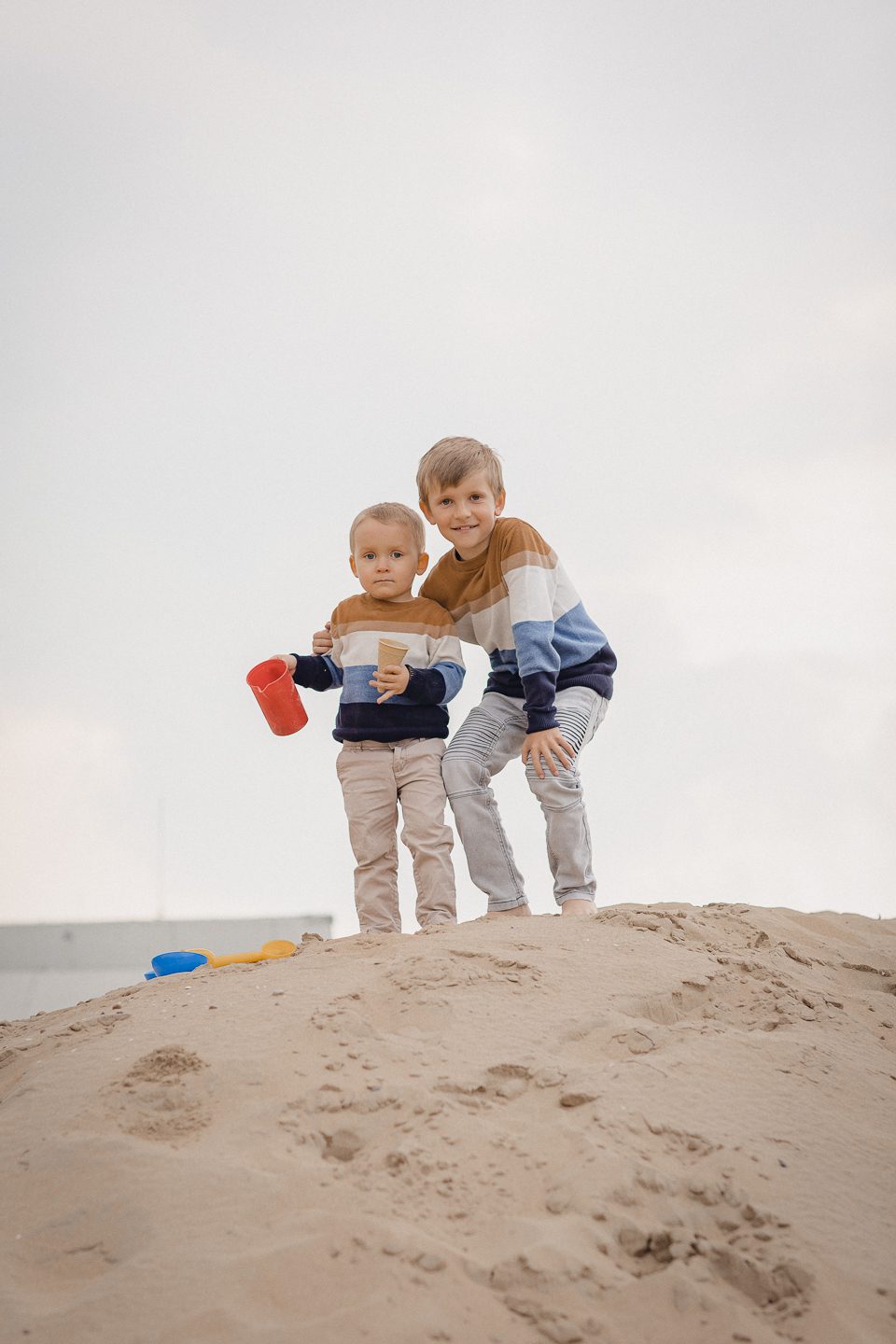 OUTDOOR family shooting families fotos fotos Reise fotografie Niederlande shooting Fotos am meer